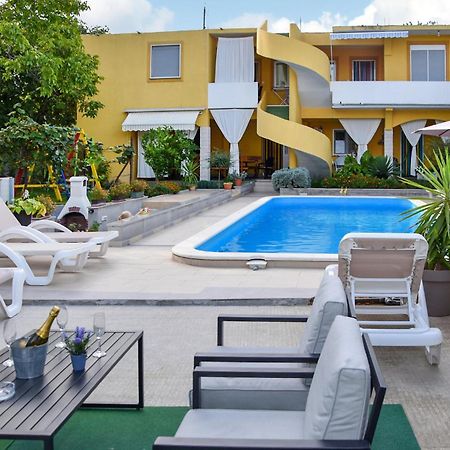 Amazing Apartment In Pakostane Exterior photo