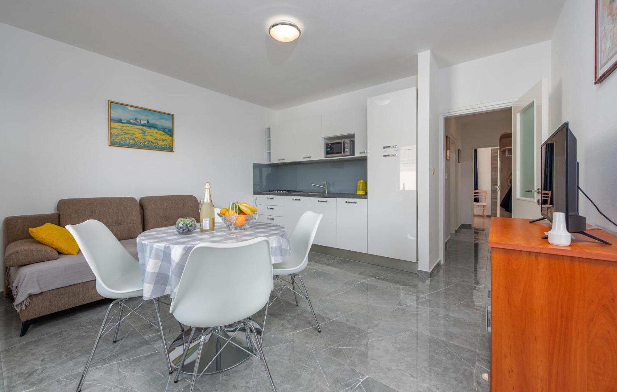 Amazing Apartment In Pakostane Exterior photo