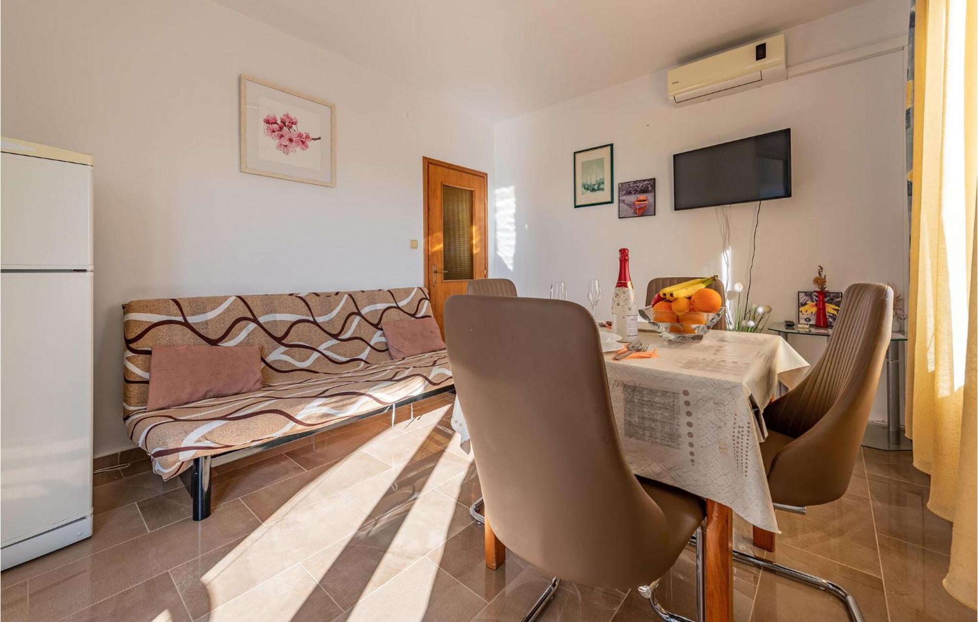 Amazing Apartment In Pakostane Exterior photo